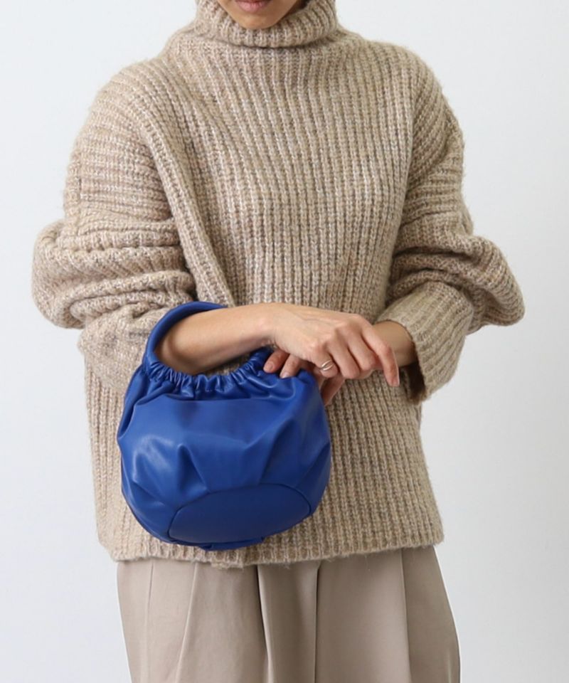 日本 COOCO - 2WAY柔軟皮革豆形手提小包/側背包-淺灰杏 (W14*H20*D12cm)