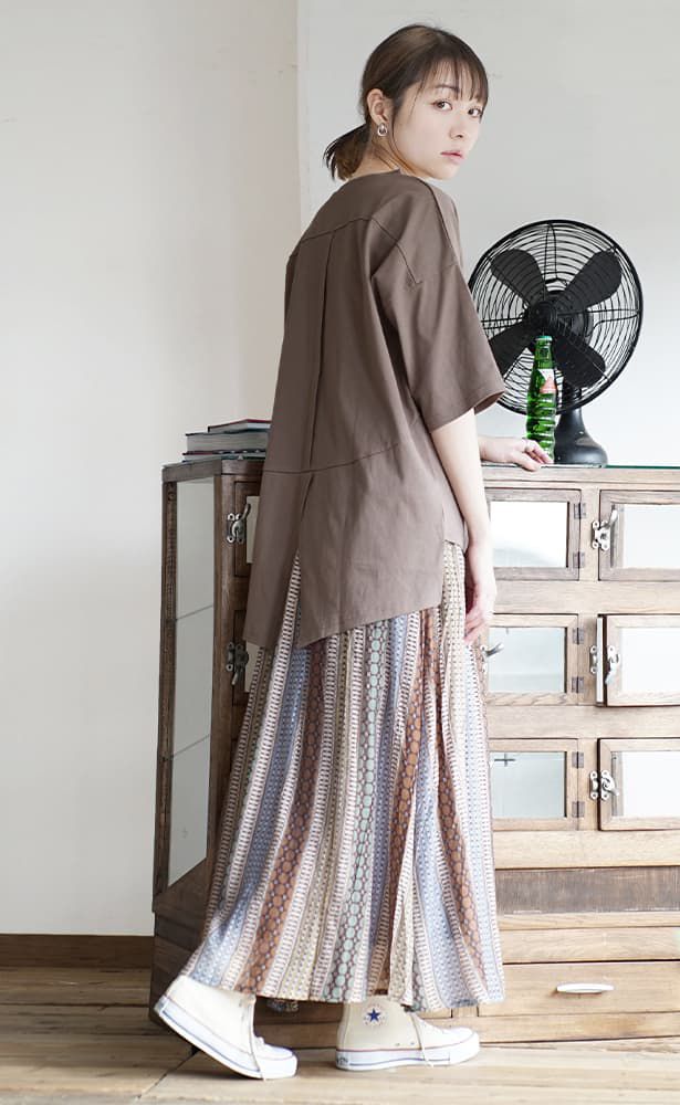 日本 zootie - 抗透汗 前短後長後開衩設計五分袖上衣-深咖啡