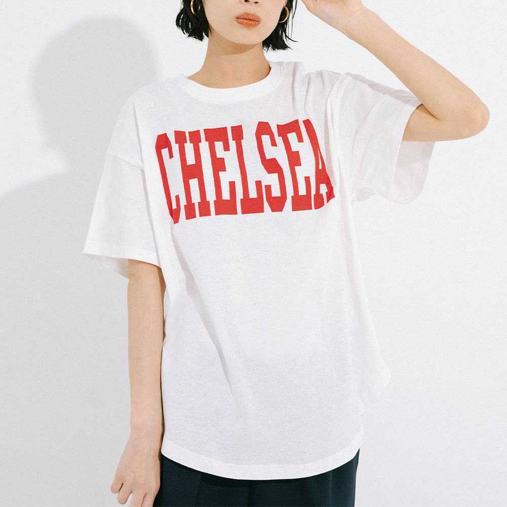 純棉學院風圓弧休閒短袖上衣(大人)-CHELSEA-白x紅字