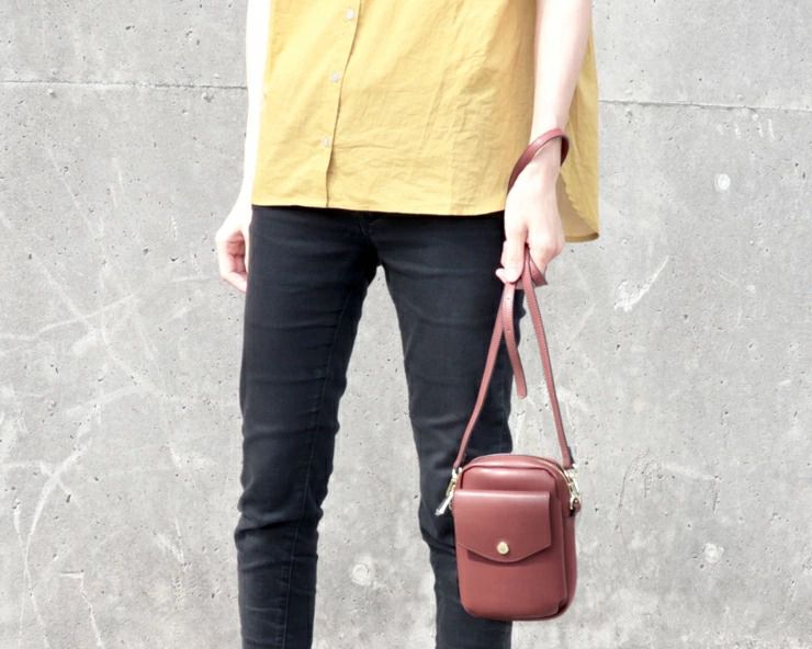 日本 Legato Largo - 輕量PU時尚斜背mini手機包-GBE灰棕 (13x18x4cm 肩背約103~128cm)