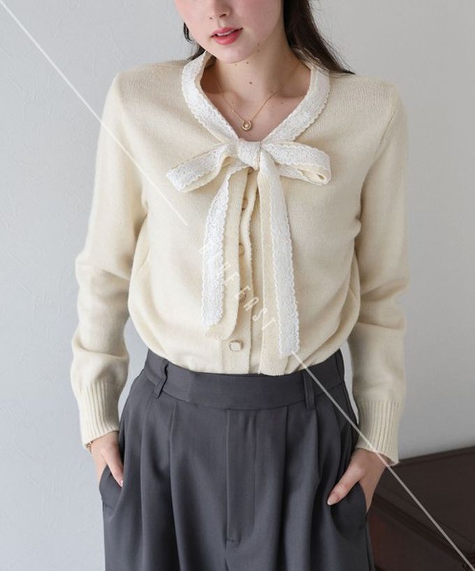 日本 BLUE EAST - 少女爛漫蕾絲蝴蝶結開襟衫-米杏