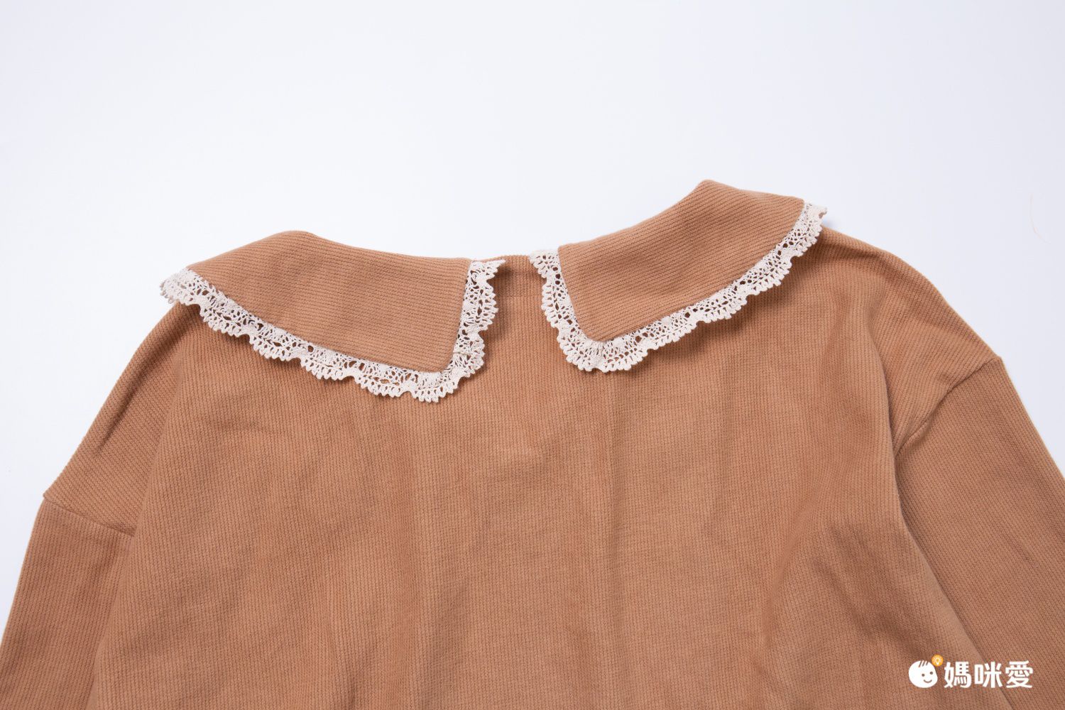 蕾絲拼接綁帶長袖上衣-卡其色