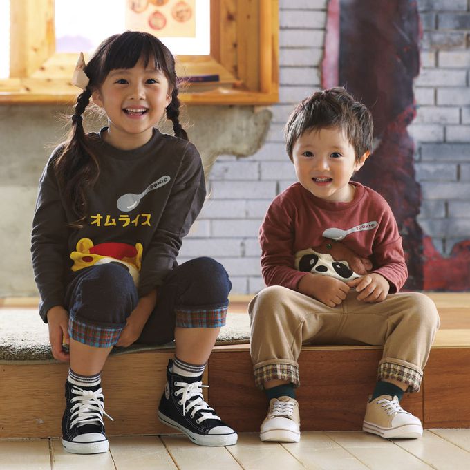 日本 ZOOLAND - 俏皮印花格紋拼接長袖上衣-療癒咖哩飯-酒紅