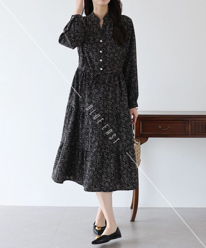 日本 BLUE EAST - [人氣款]簡約抽繩收腰長袖洋裝-彩色花卉-黑