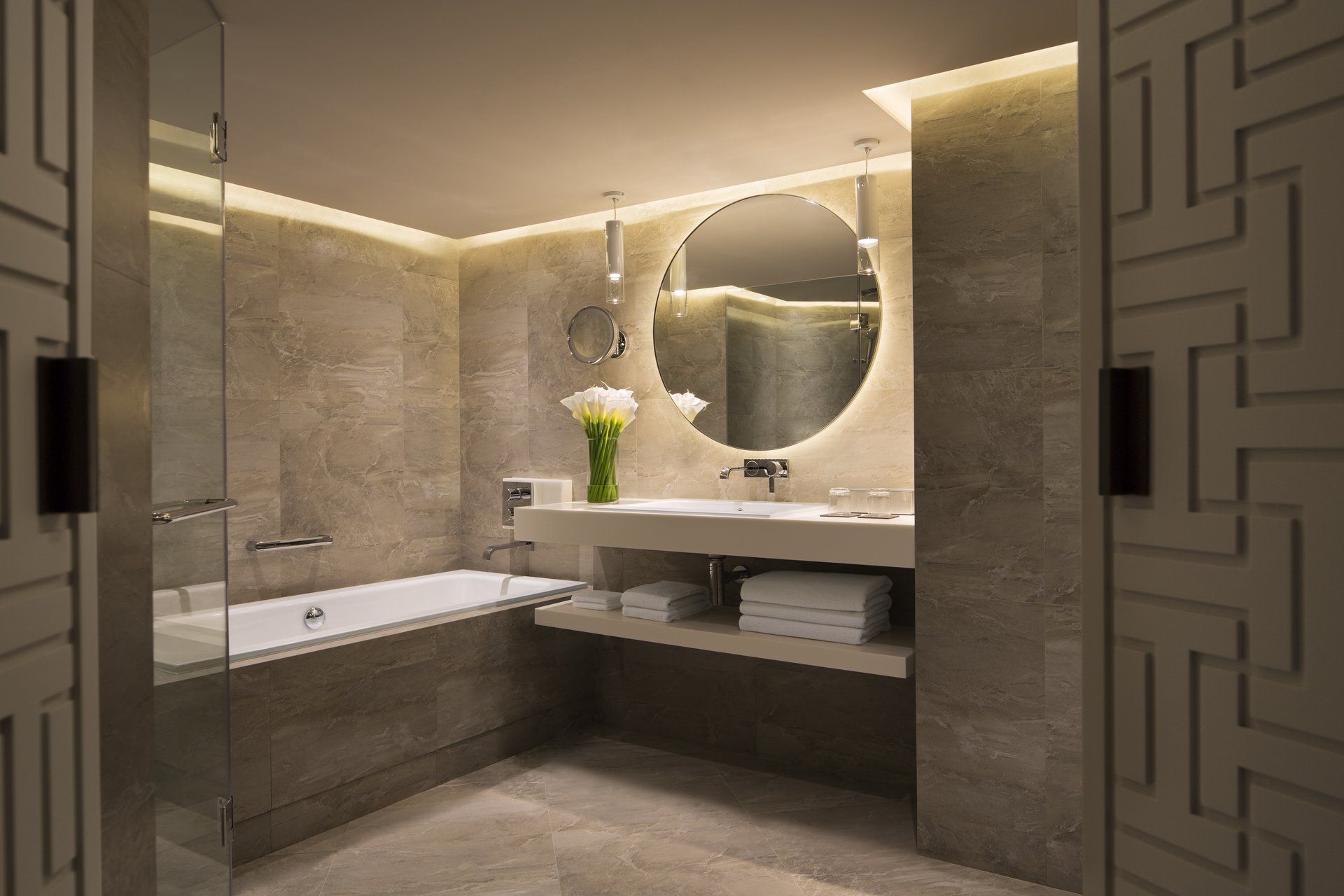 2大2小★暑假不加價【台北君悅】一泊二食豪華度假之旅