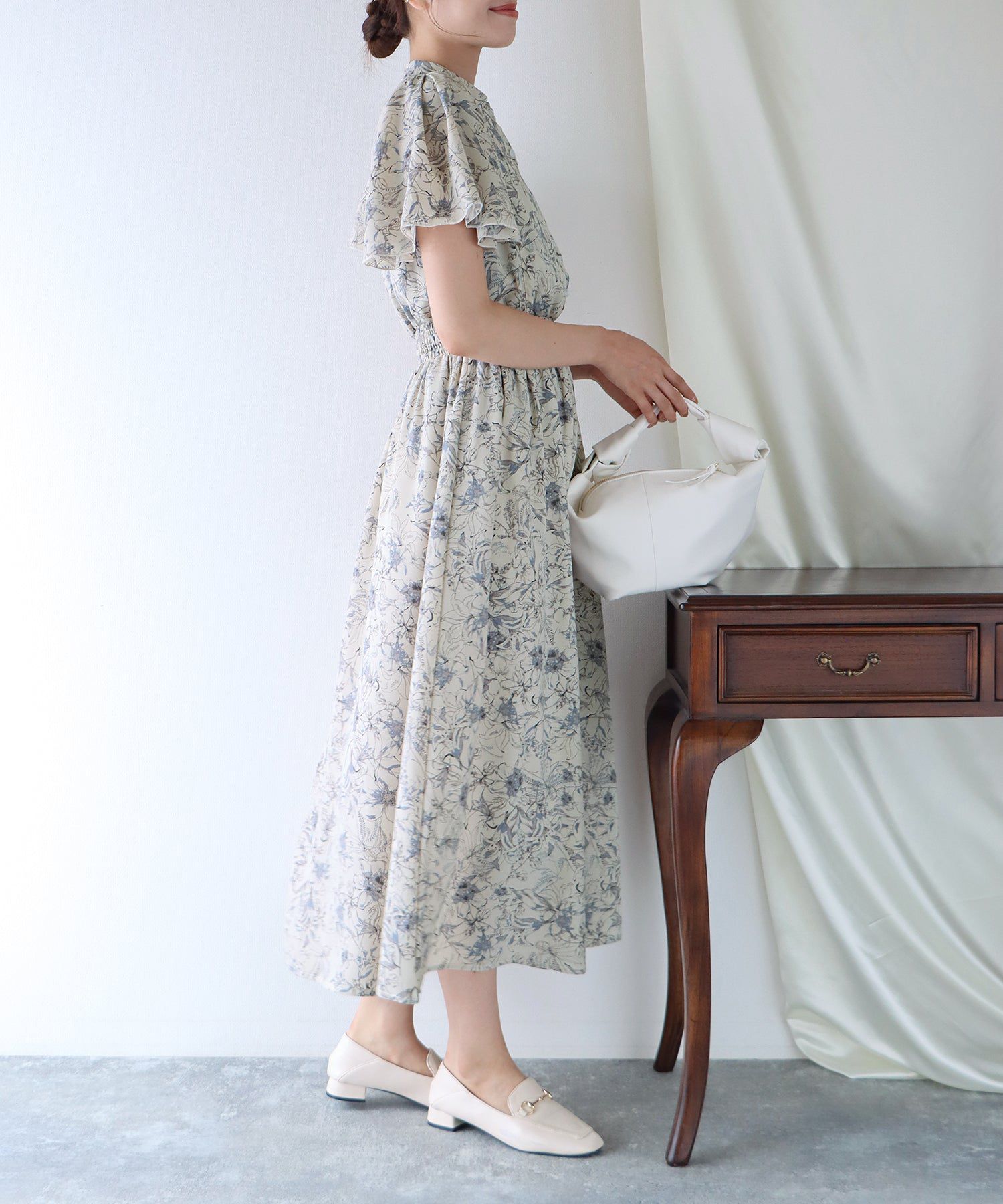 日本 BLUE EAST - 浪漫時光碎花雪紡短袖洋裝-寧靜花園-淺粉紫