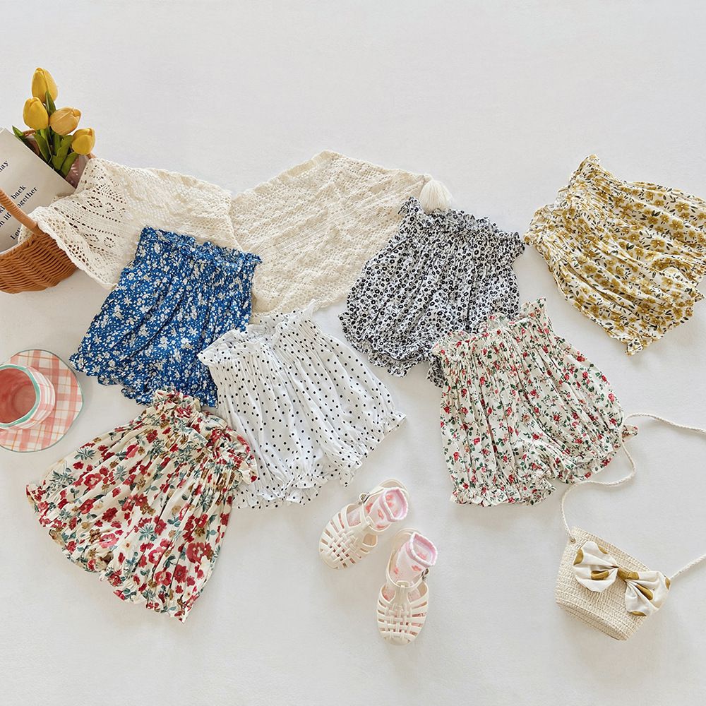 腰鬆緊休閒碎花燈籠短褲-小碎花-黑+白