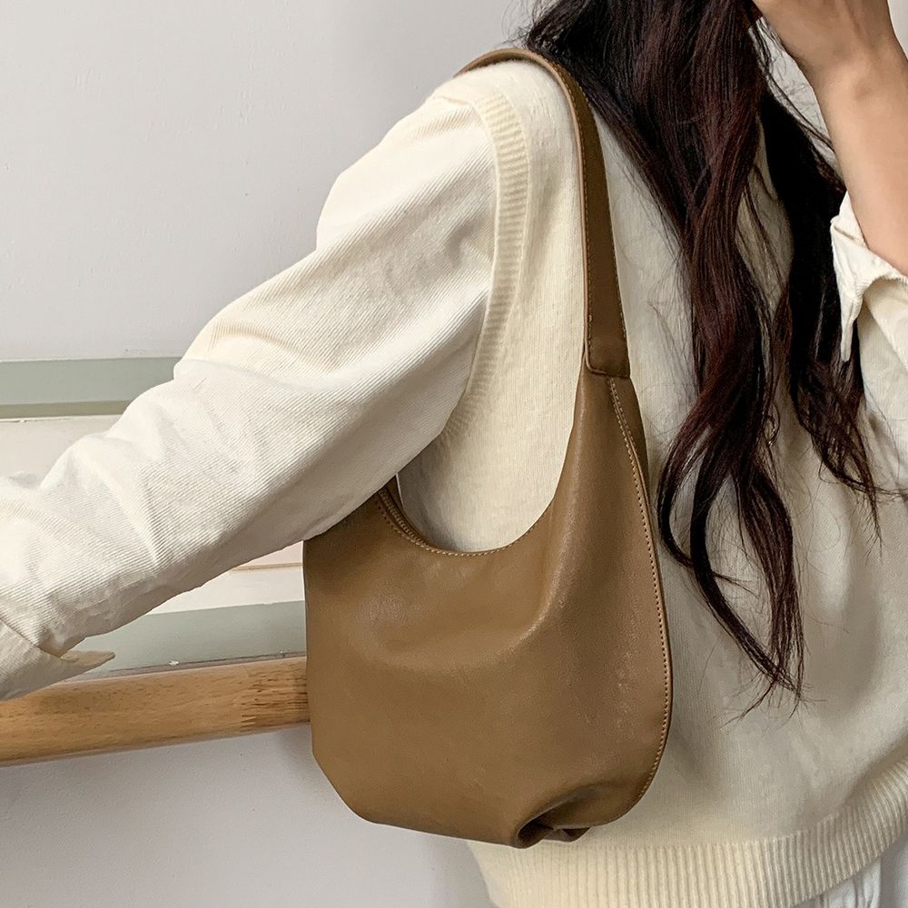 韓系小眾霧感皮革水餃肩背/手提包-土黃