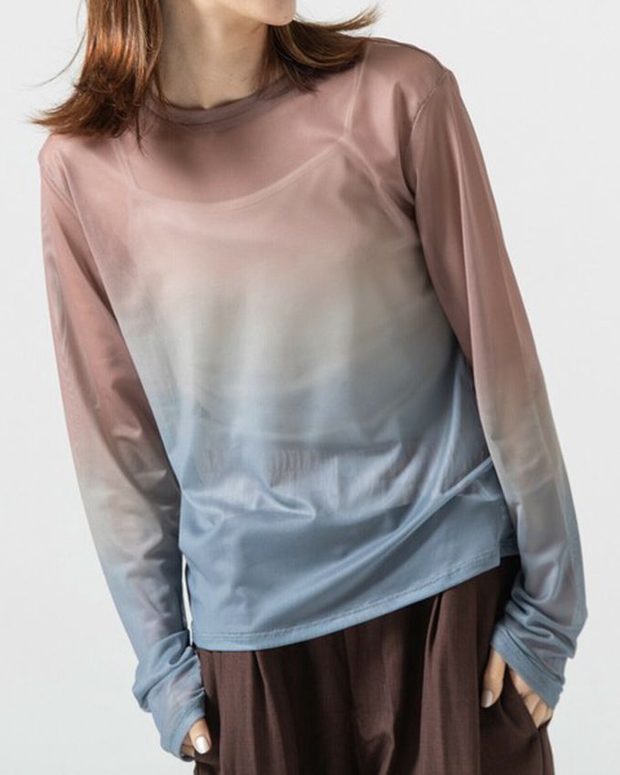 日本 gleam - 唯美漸層透膚圓領長袖上衣-杏x煙燻綠