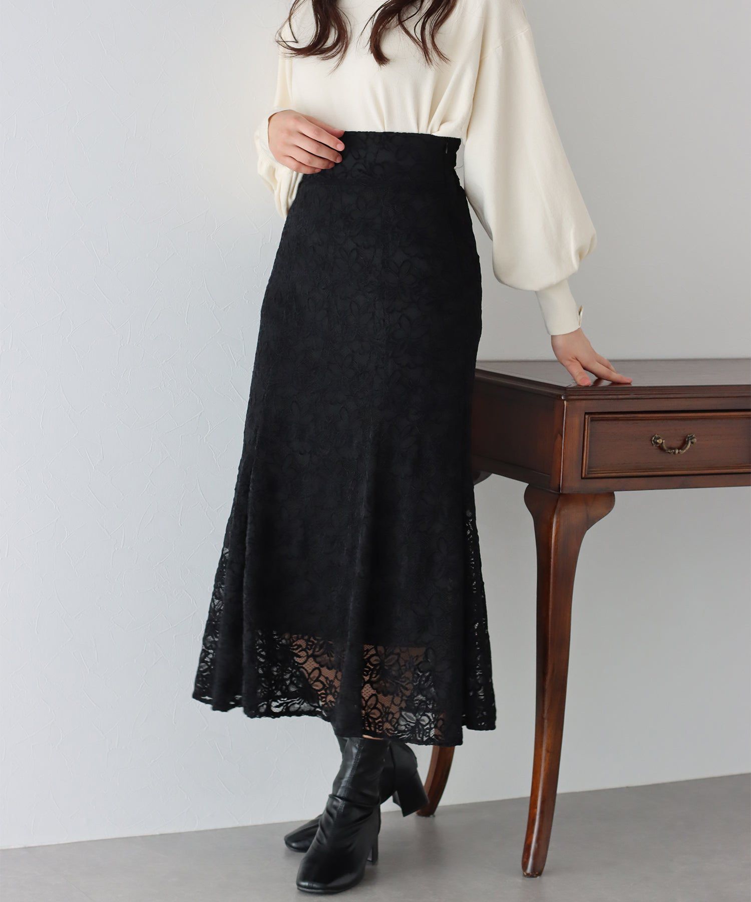 日本 BLUE EAST - 華麗全蕾絲鬆緊魚尾裙-黑