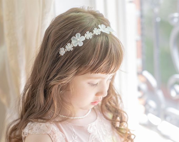 日本 Catherine Cottage - 磨砂優雅花圈造型髮箍-透光白