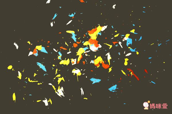 上學好物！小童必備文具美術用品☛德國 LYRA 洞洞筆 ✖ 義大利 GIOTTO 蠟筆 ✖ 美國 ALEX 筆座＆圍裙