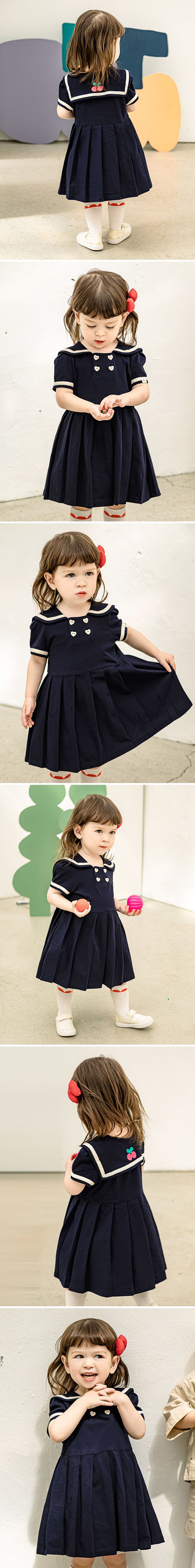 韓國 Pimpollo - 愛心鈕扣水手領百摺洋裝-淺卡其