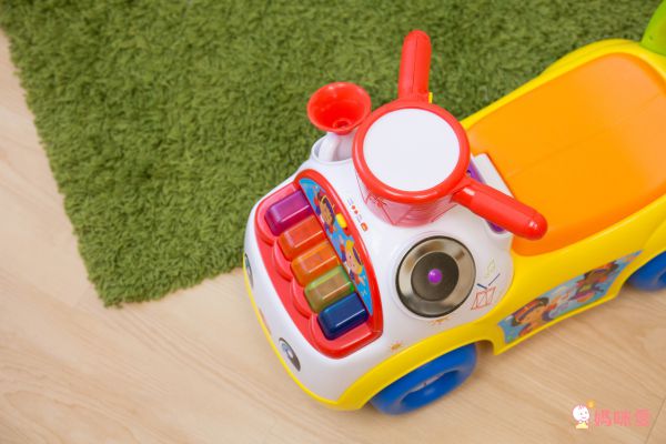 美國Fisher-Price 費雪 - 費雪牌little people 樂隊遊行騎乘玩具