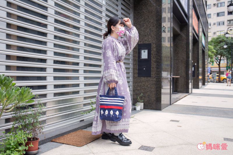 日本 Chepeli - 雞蛋人 2way伸縮容量變身手提包-海軍水手-深藍 (26x30x6cm)