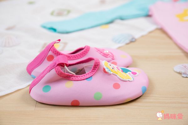 韓國 OZKIZ - 潛水布面輕量/防滑兒童沙灘鞋/戲水鞋-機器人