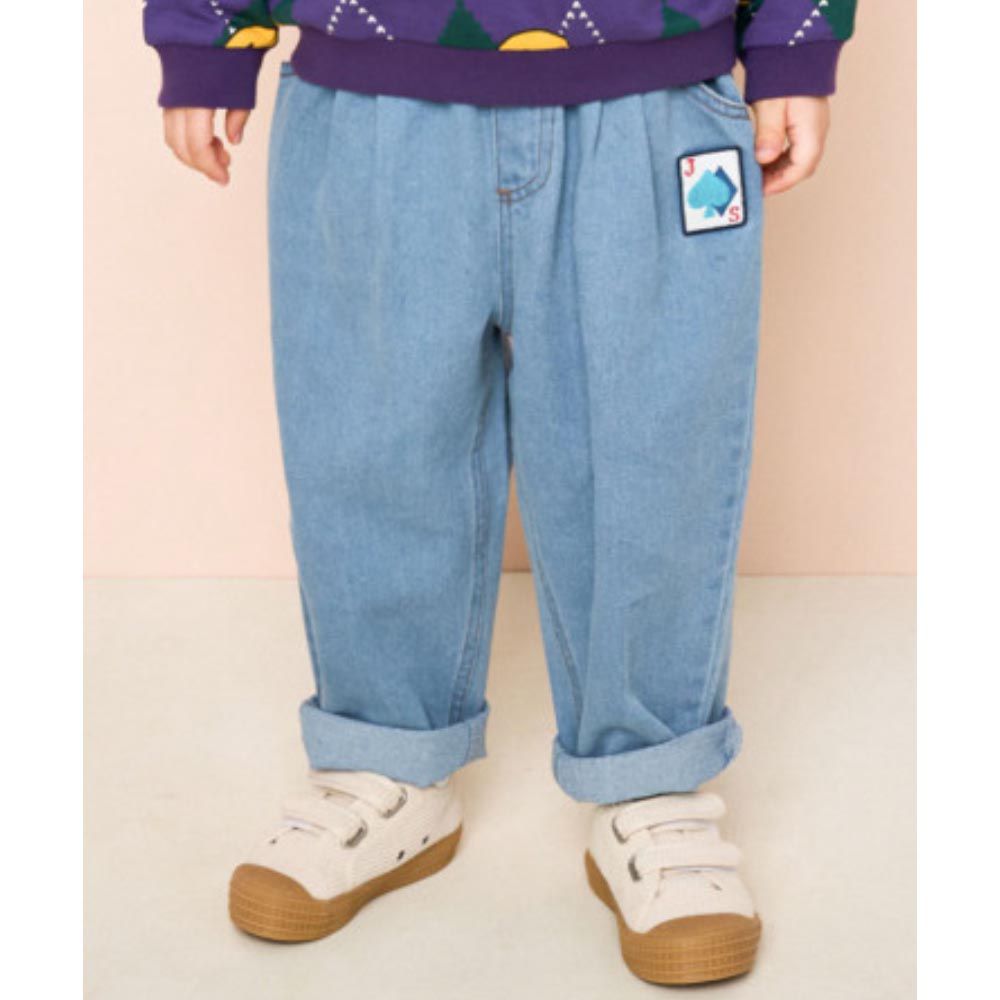 韓國 Jelispoon - 鬆緊腰卡牌徽章裝飾牛仔長褲-水洗藍
