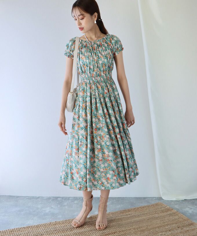 日本 BLUE EAST - 絕美平口縮腰泡泡袖洋裝-碎花-藍