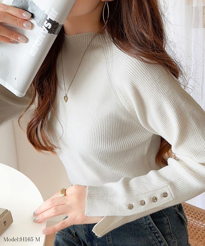 日本 Classical Elf - 時尚金釦修身羅紋長袖上衣-白底黑線