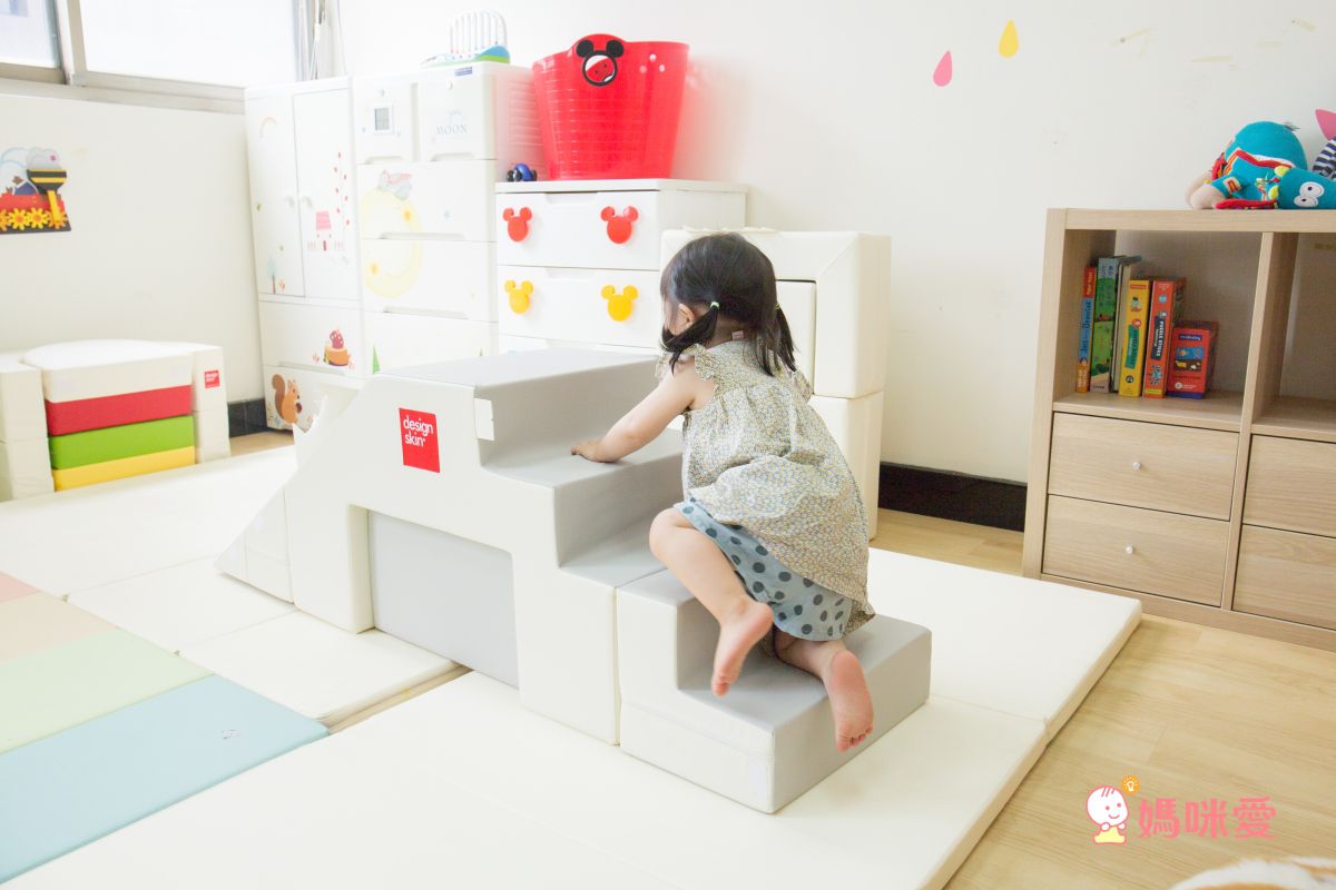 Design Skin - 溜滑梯變形沙發桌椅/兒童沙發-紅色