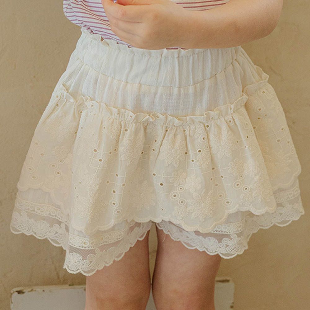 鬆緊腰浪漫層次蕾絲短褲-奶白