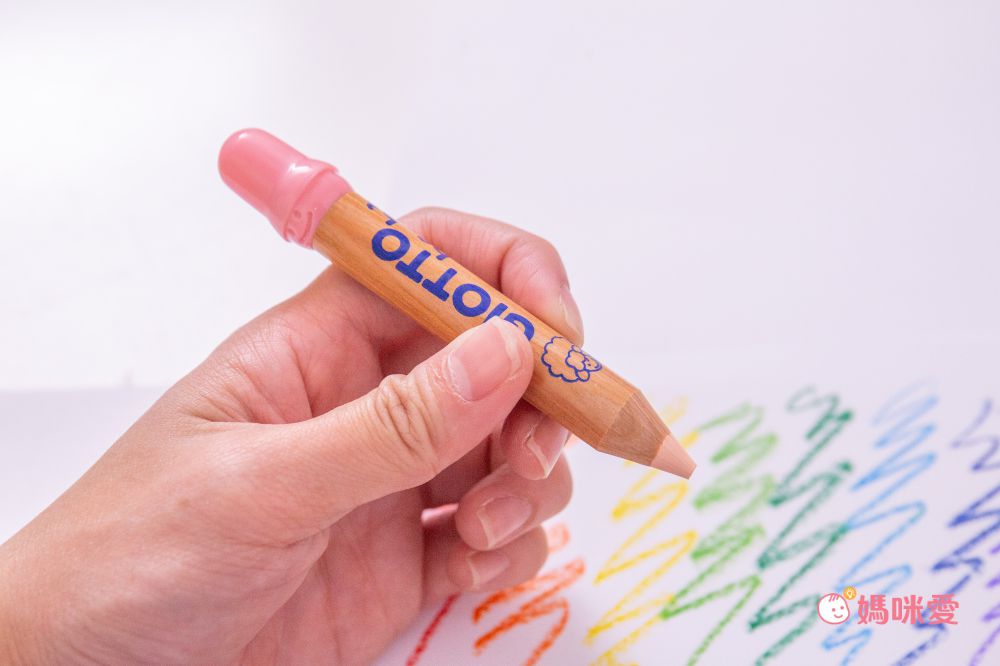 義大利GIOTTO - GIOTTO BEBE 可洗式寶寶木質蠟筆12色-(附筆削)