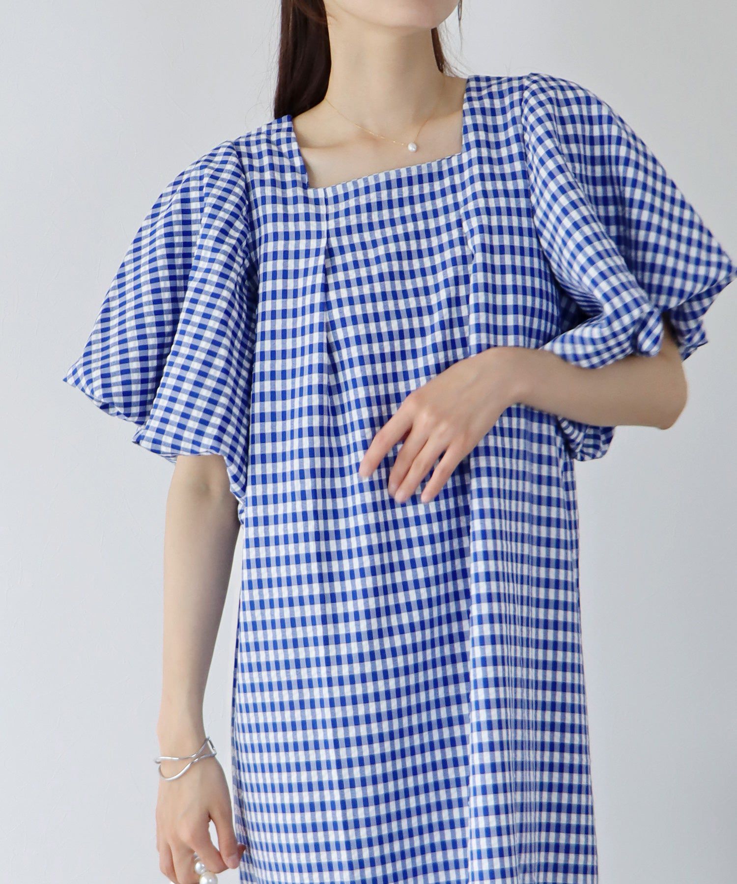 日本 BLUE EAST - 文藝方領大泡泡袖洋裝-格紋-黑