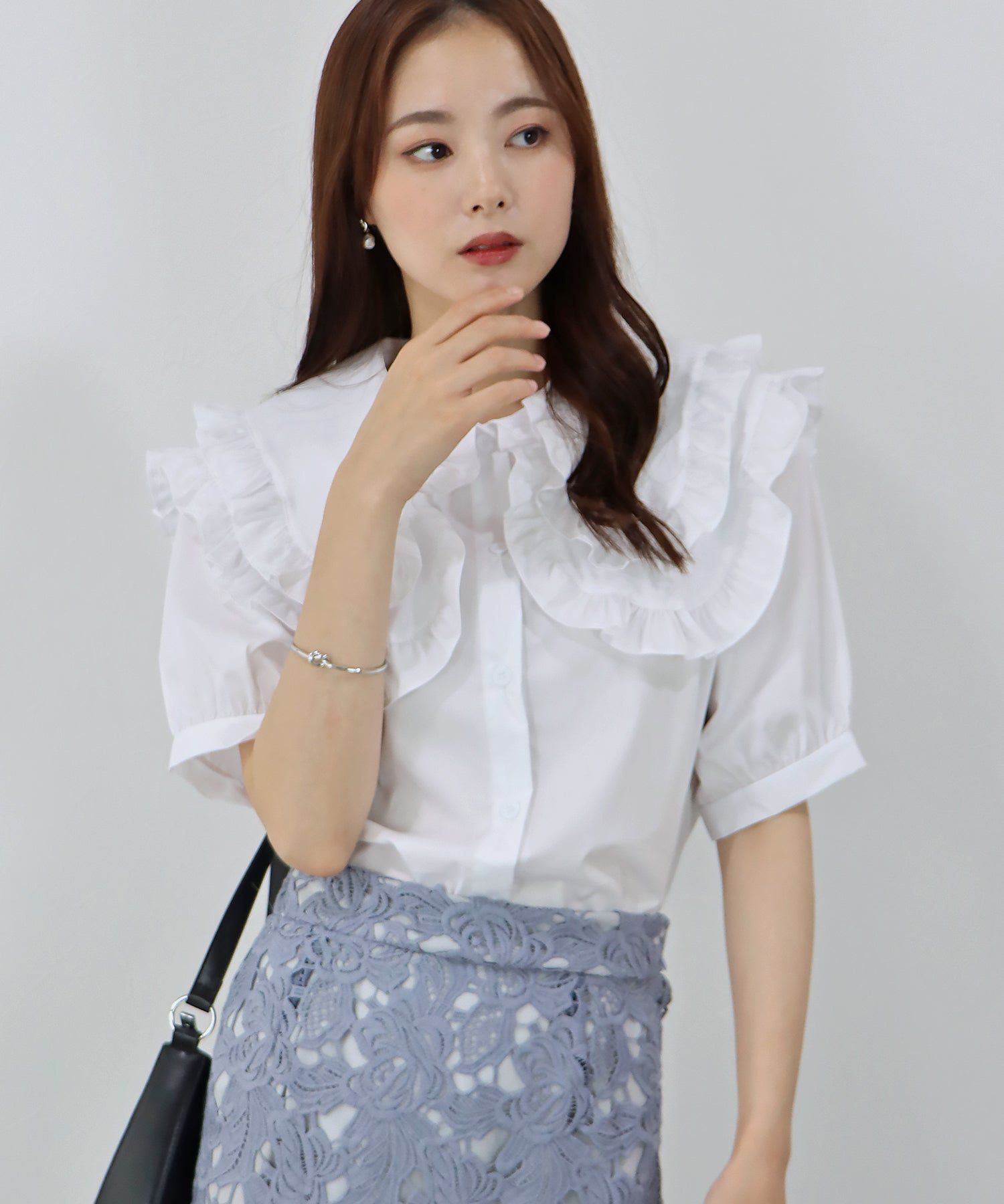 日本 BLUE EAST - 荷葉層次領泡泡短袖襯衫-條紋-水藍