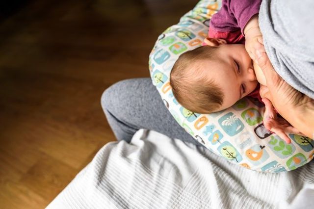 哺乳枕如何挑得好，必買教戰手冊｜2024年最新版