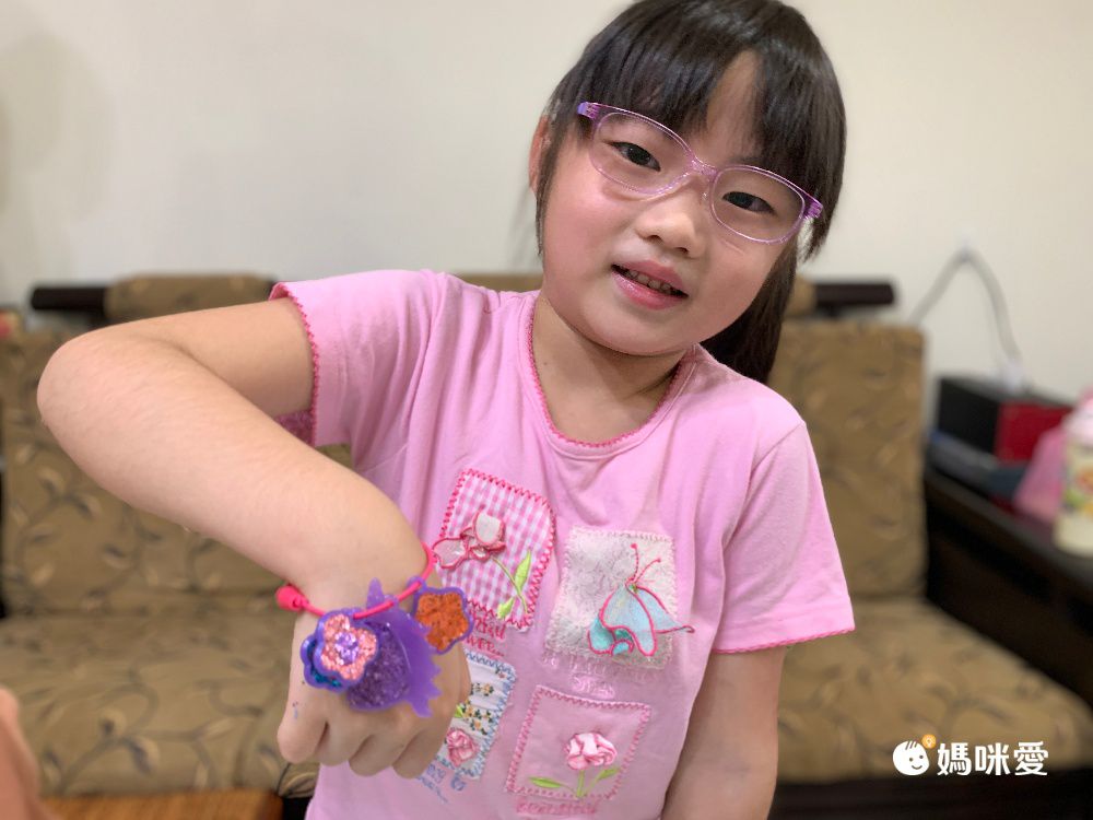 風靡歐美幼兒園【繪兒樂】閃亮魔豆貼 一壓就能填色