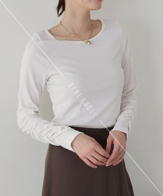 日本 BLUE EAST - 個性皺褶顯瘦U領合身長袖上衣-黑