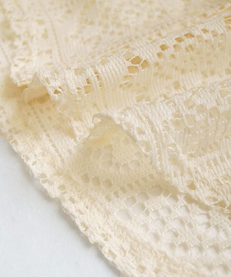 日本 zootie - 透明感雕花蕾絲泡泡袖襯衫-米杏