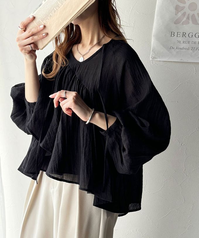 日本 Classical Elf - 清新飄逸不對稱荷葉長袖上衣-淺杏