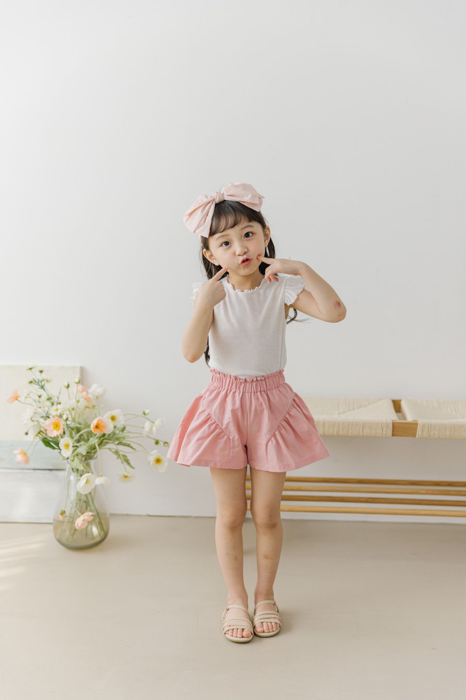 韓國 Orange Mom - 荷葉立體袖卷卷領上衣-象牙白