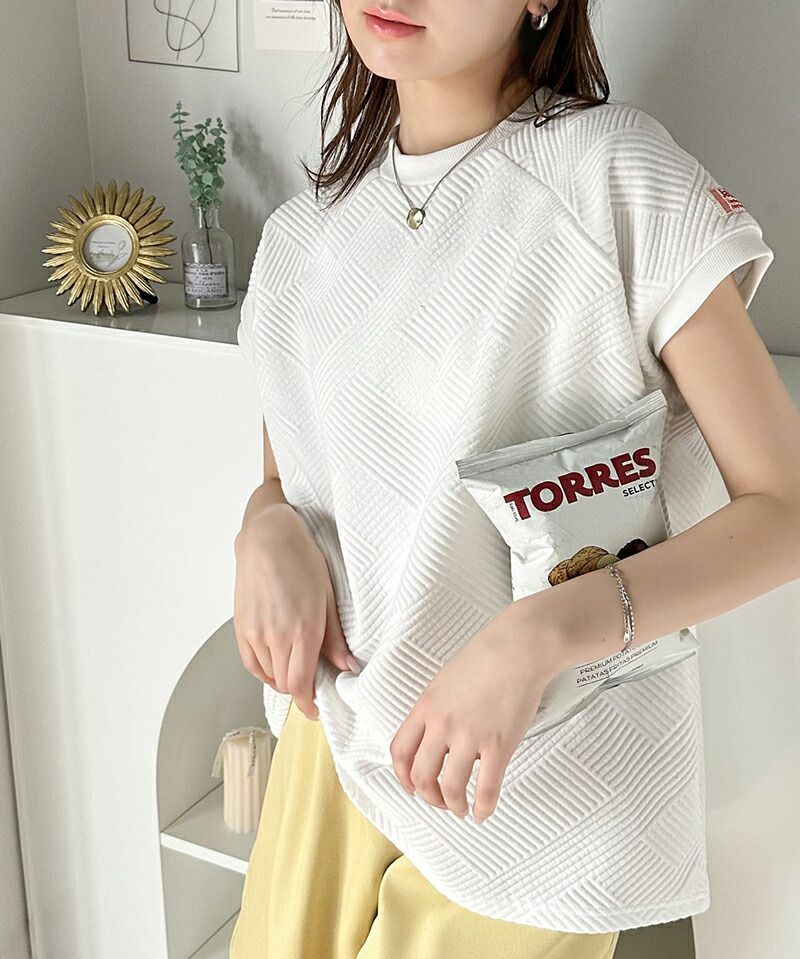 日本 Classical Elf - 個性幾何紋顯瘦法式袖上衣-經典黑