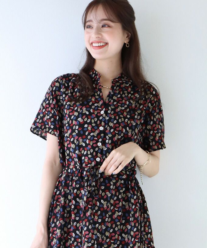 日本 BLUE EAST - 氣質小V領排釦短袖洋裝-木春菊-水藍 (M(Free))