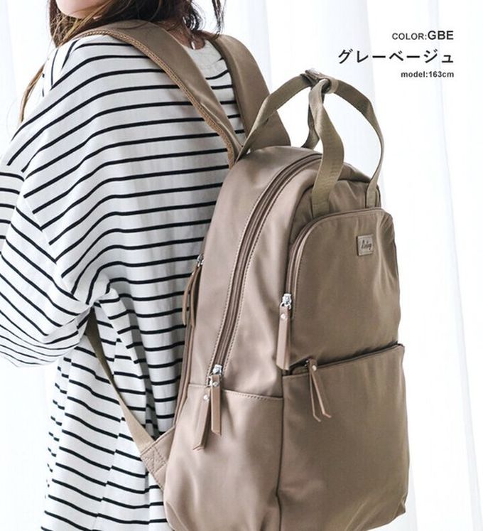 日本 LIZDAYS - 12口袋防潑水大容量尼龍後背包-(可掛行李箱)-黑 (43x29cm)