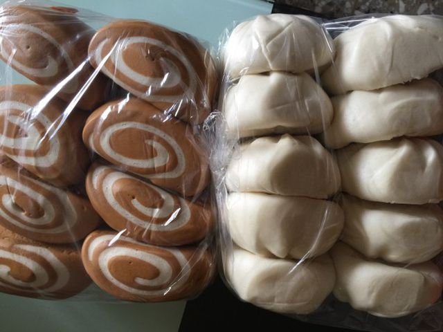 我吃饅頭比吃麵包好太多了，媽媽們也能試試看，我連續2天沒有吐了
這2天只吃饅頭和芭樂而已。
我擔心饅頭營養不夠會1粒饅頭1粒包子
或者在加不油膩的蔬菜