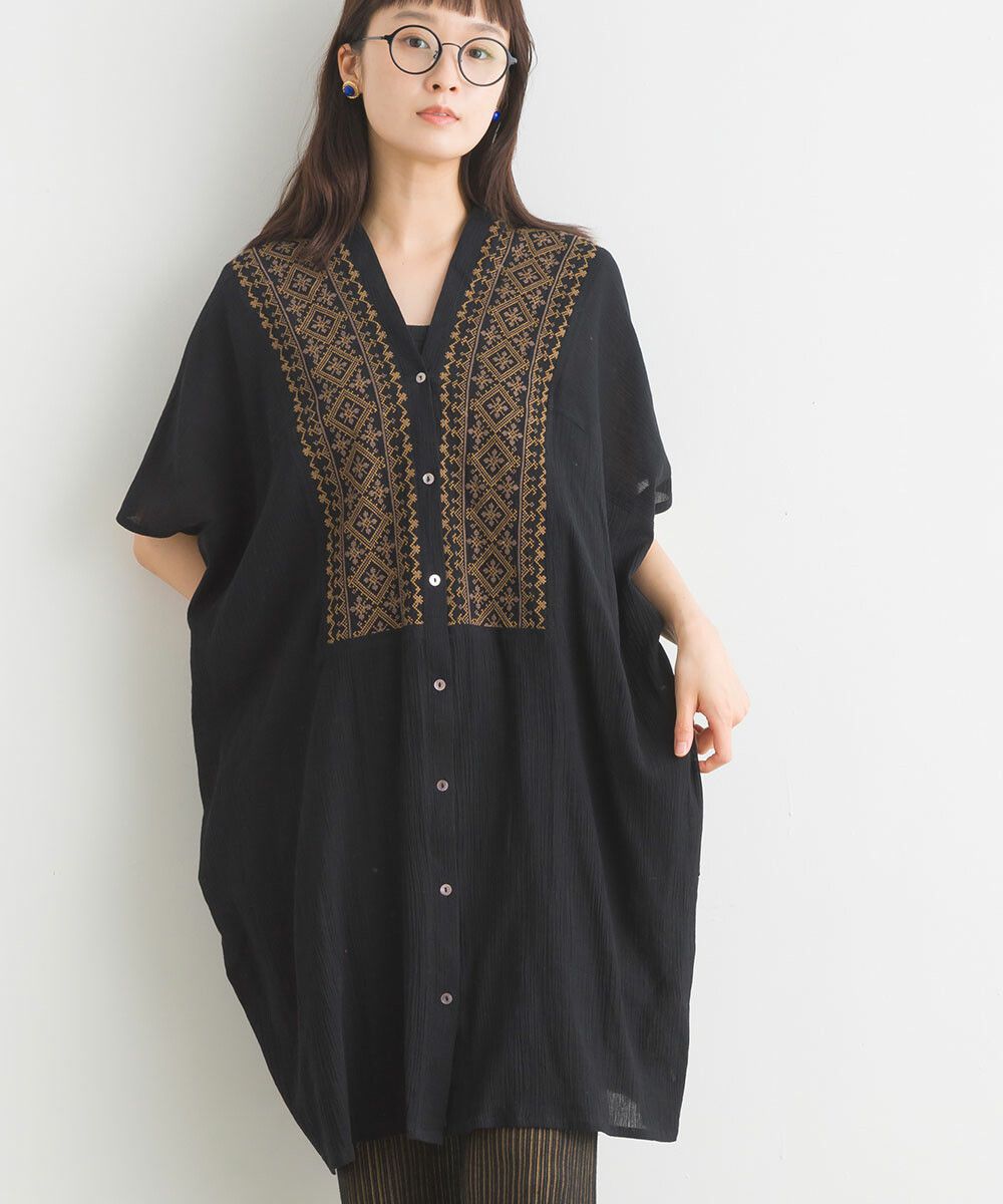 日本女裝代購 - 100%印度棉 前刺繡V領長版短袖上衣-白