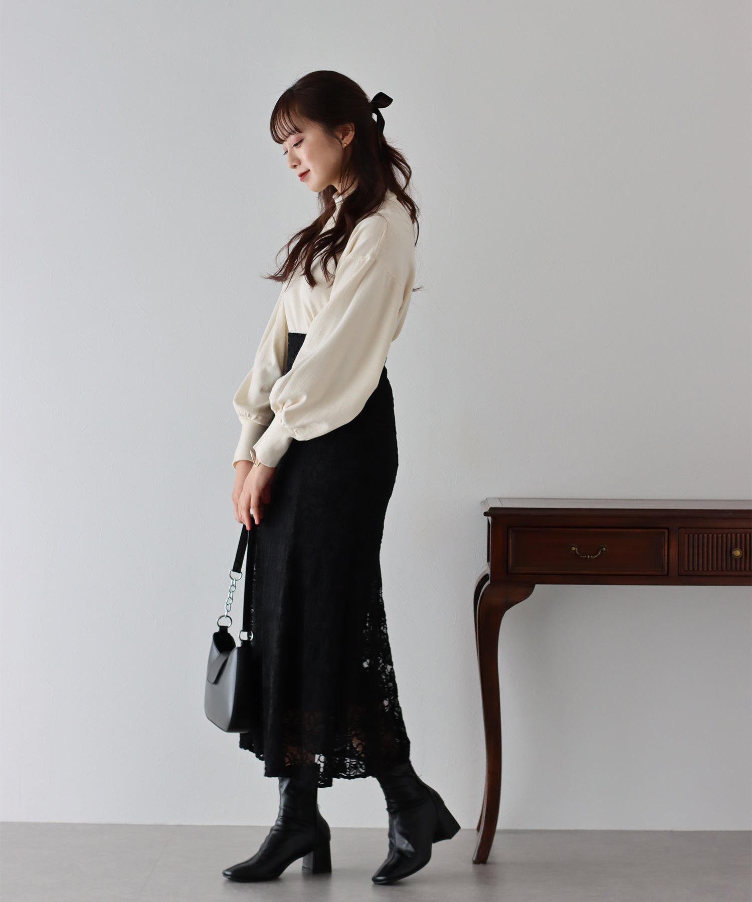 日本 BLUE EAST - 華麗全蕾絲鬆緊魚尾裙-黑