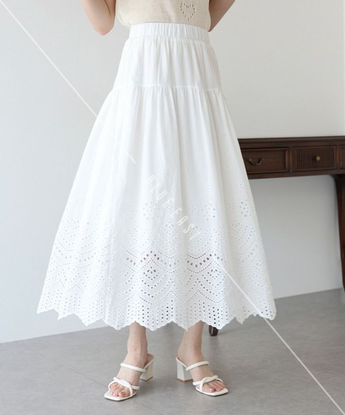 日本 BLUE EAST - 甜美雕花蕾絲下擺鬆緊長裙-白