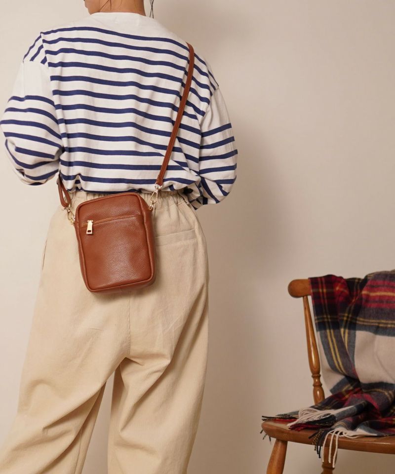 日本 COOCO - 真皮輕便小側背包/手機包-墨綠