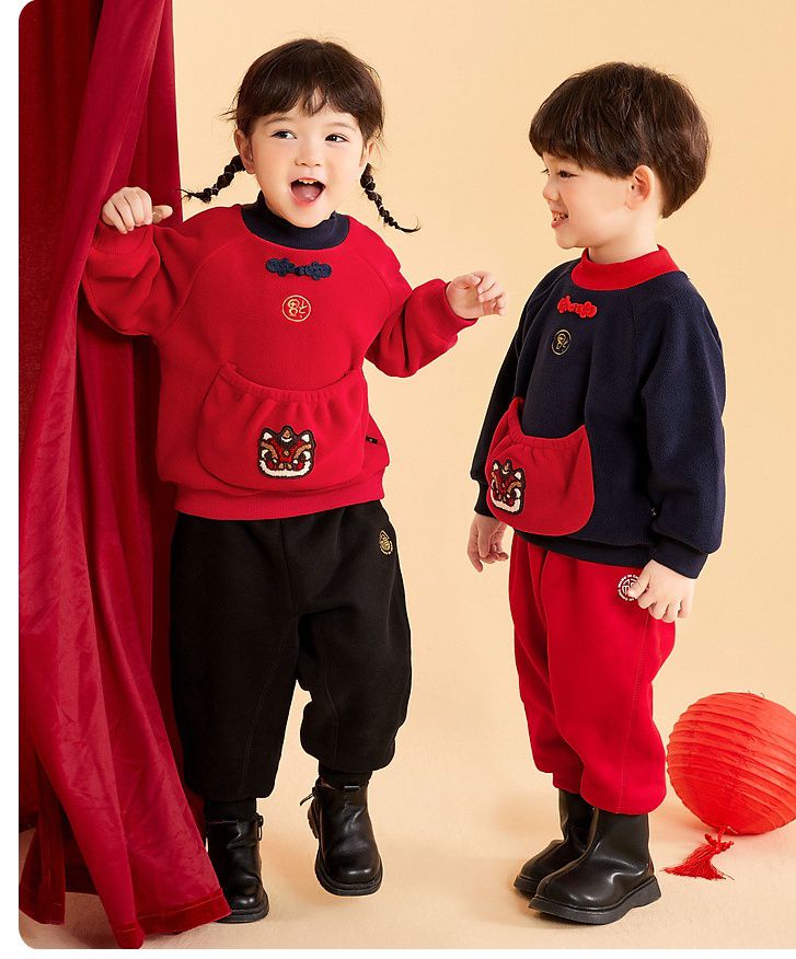 加絨喜氣洋洋半高領長袖上衣-年獸小口袋-紅色