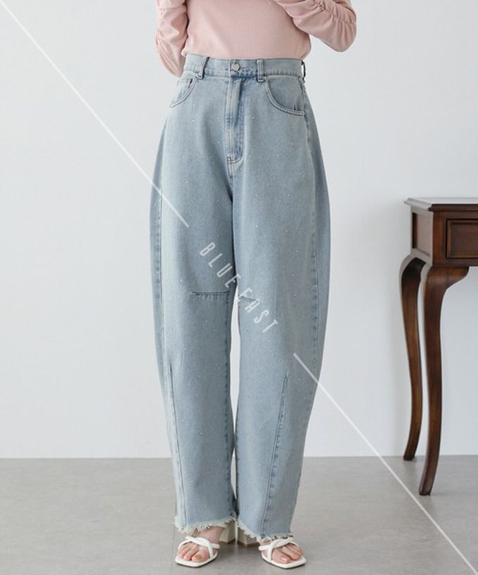 日本 BLUE EAST - 下襬流蘇閃耀愛心錐形美腳丹寧褲-淺藍