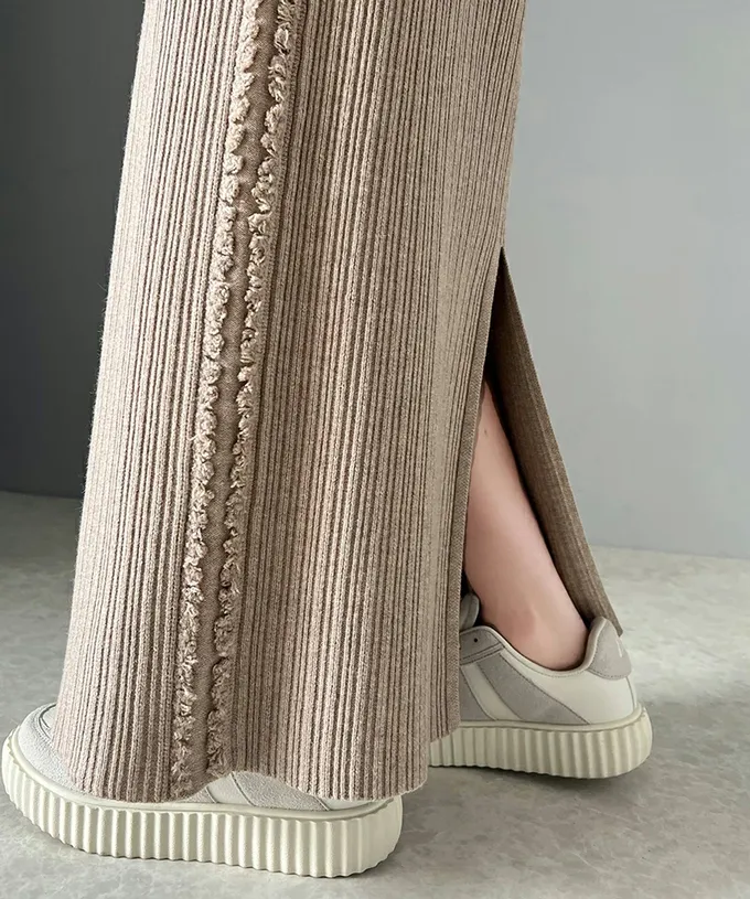 日本 Classical Elf - mily bilet 羅紋修身側流蘇針織長裙-象牙米