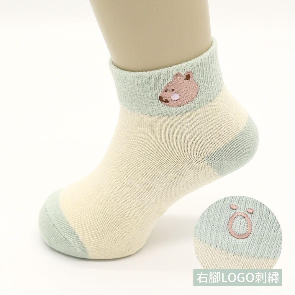 刺繡寬口短襪-松鼠