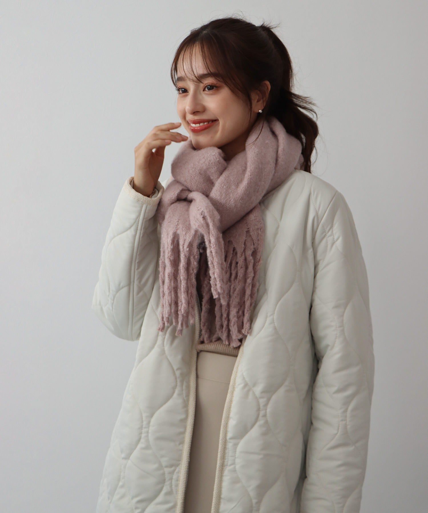 日本 BLUE EAST - 厚流蘇蓬鬆感柔軟圍巾-象牙白