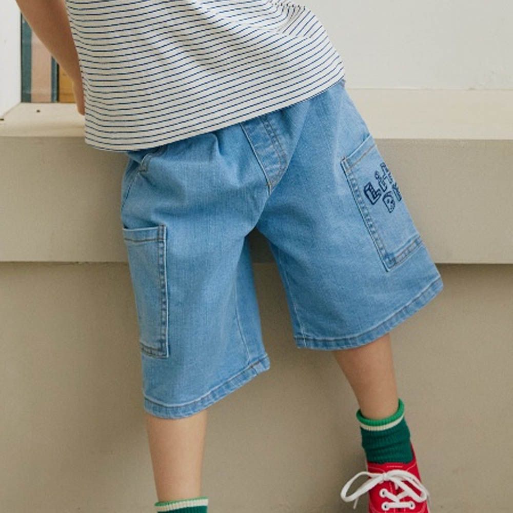 鬆緊腰塗鴉字口袋牛仔過膝褲-淺藍