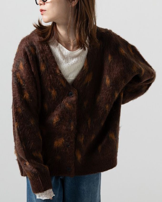 日本 gleam - 馬海毛觸感成熟豹紋V領針織開襟衫-米白