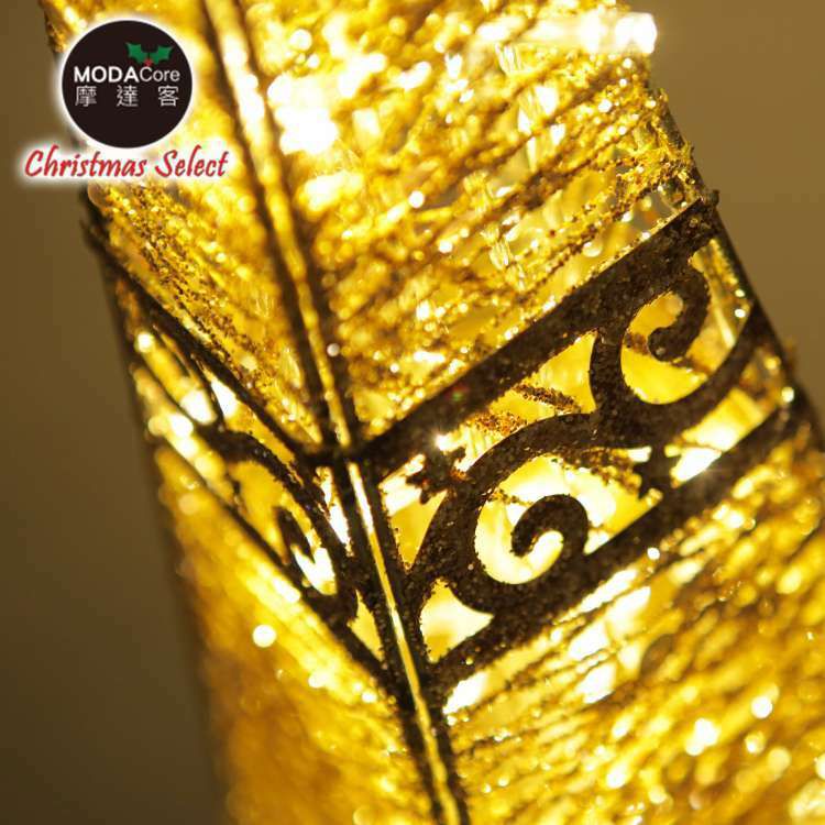 MODACore 摩達客 - 耶誕-90cm復古歐式聖誕裝飾四角樹塔(金色系)+LED30燈暖白光插電式燈串(附控制器)_中落地型_本島免運費